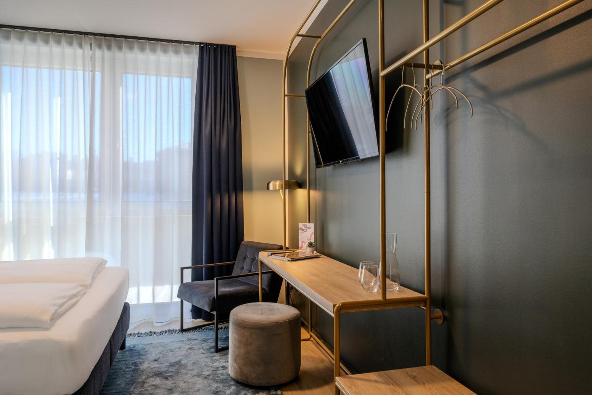 Hotel The Base Berlin One Extérieur photo